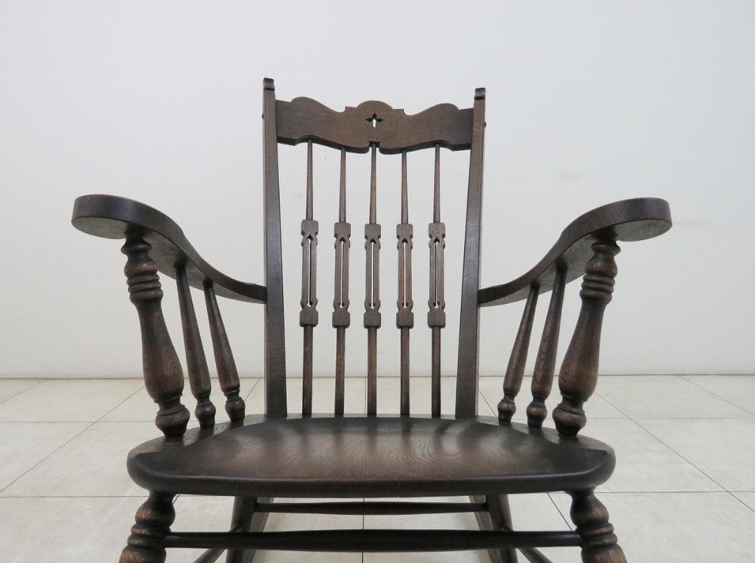 神戸洋風家具 永田良介商店 スカシ型ロッキングチェア ナラ材 検キツツキダニエル