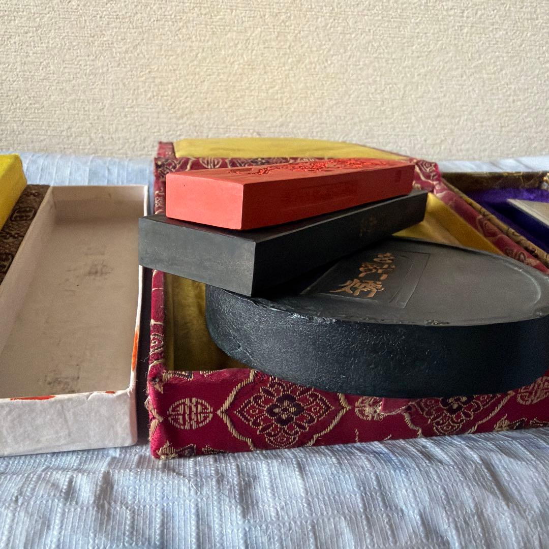 墨　唐墨　鉄斎　朱墨　アンティーク　中国　書画　硯