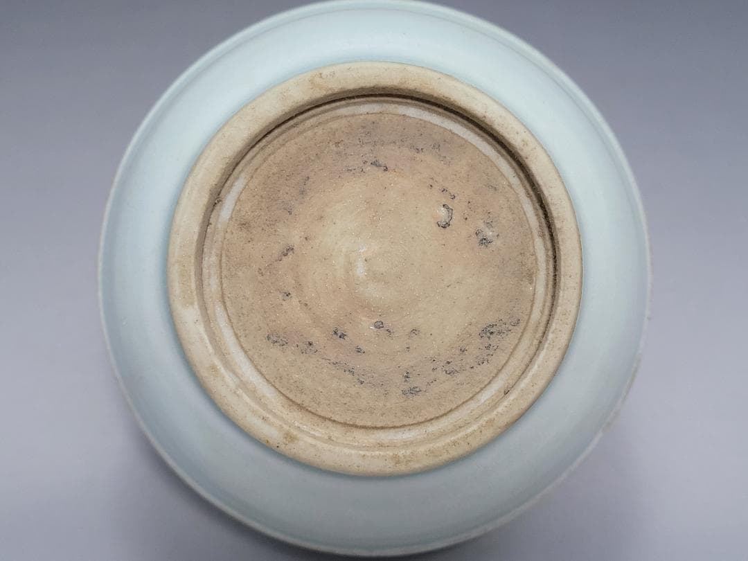 青白釉 陽透刻紋 蓋香炉 宋元時代 高さ約9.9cm