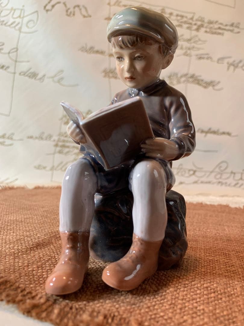 ロイヤルコペンハーゲン　ダールイェンセンのビンテージの可愛い男の子フィギュリン！