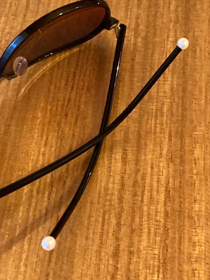 シャネル CHANEL サングラス　ロゴプレート パール飾り