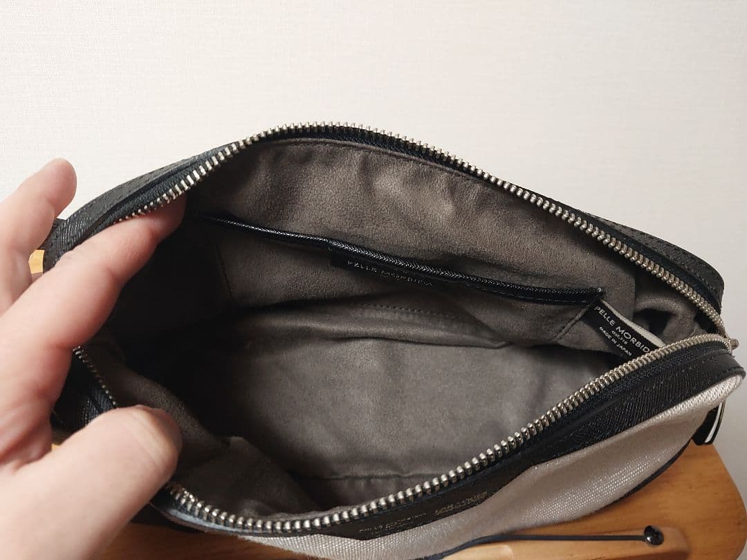 美品　ペッレモルビダ　セカンド　クラッチバッグ　ブラック