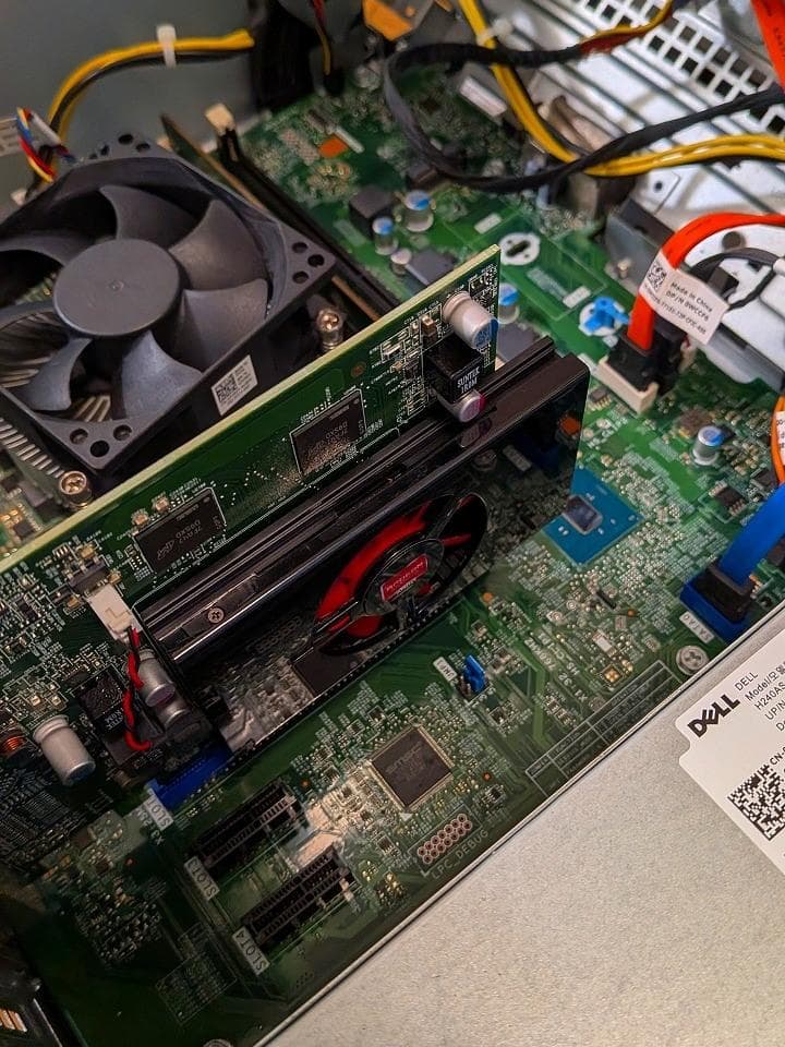 DELL グラボ付きミニタワー　Optiplex 3050 Tower ②