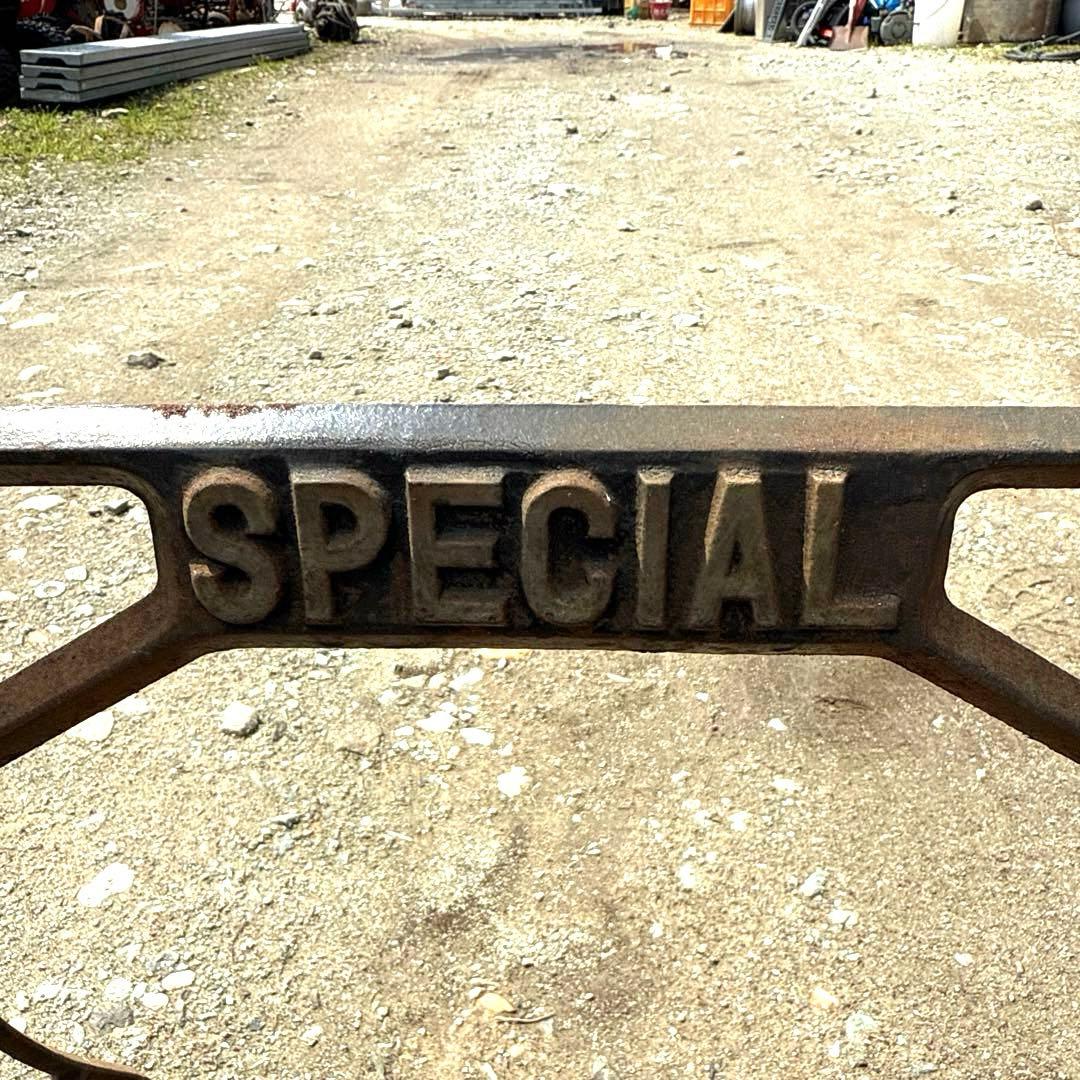 ＆激レア SPECIAL足踏みミシン ミシン脚 網目 古鉄 アンティーク 現状品