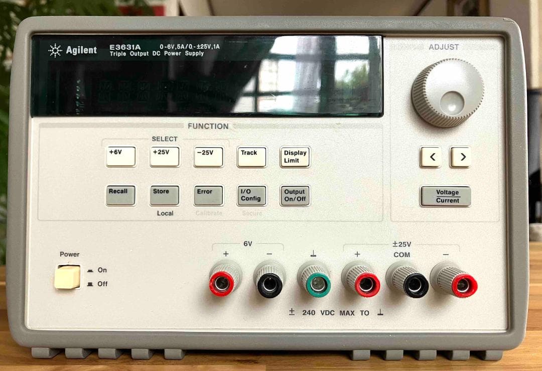 Agilent E3631 +/-25V/1A 6V/5A 正常動作品
