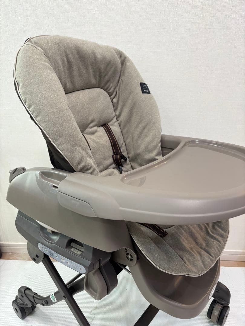 電動調整機能付きベビーチェア グレー
