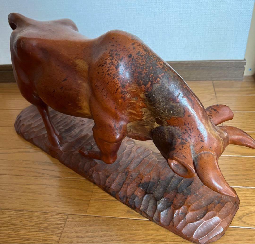 【縁起物】一本 木彫り 牛 重厚感 置物 風水 オブジェ