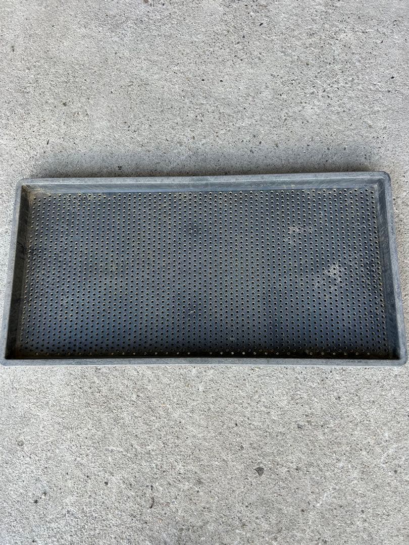 スズテック　うすまきオート播種機と育苗箱