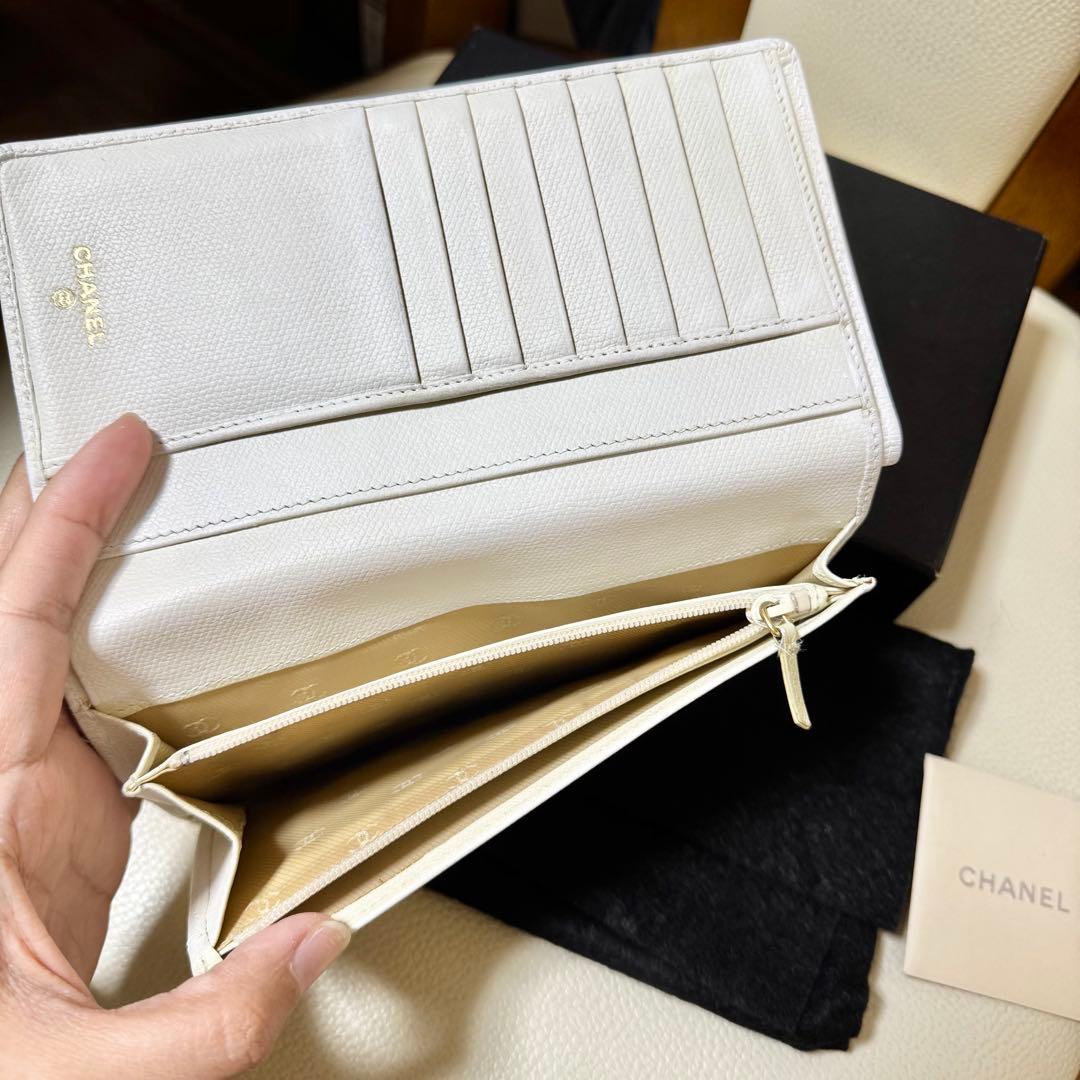 シャネル Chanel 長財布　ココマーク　ゴールド金具　アイボリーホワイト