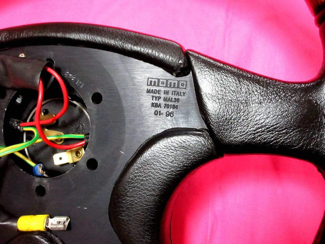 6366 正規品！MOMO OLYMPIC 3 モモオリンピックⅢ 36Φ