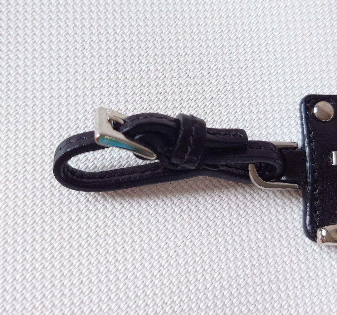 PRADA プラダ キーホルダー バッグチャーム メタルロゴ 黒 シルバー