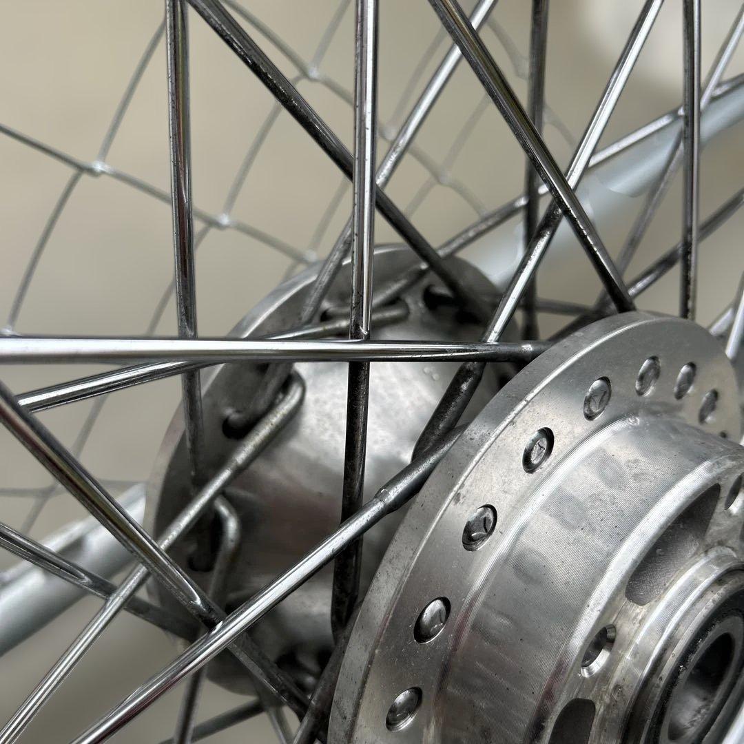 激安美品　ダイナ　ハーレー　スポークホイール ホワイトウォールタイヤ　19インチ