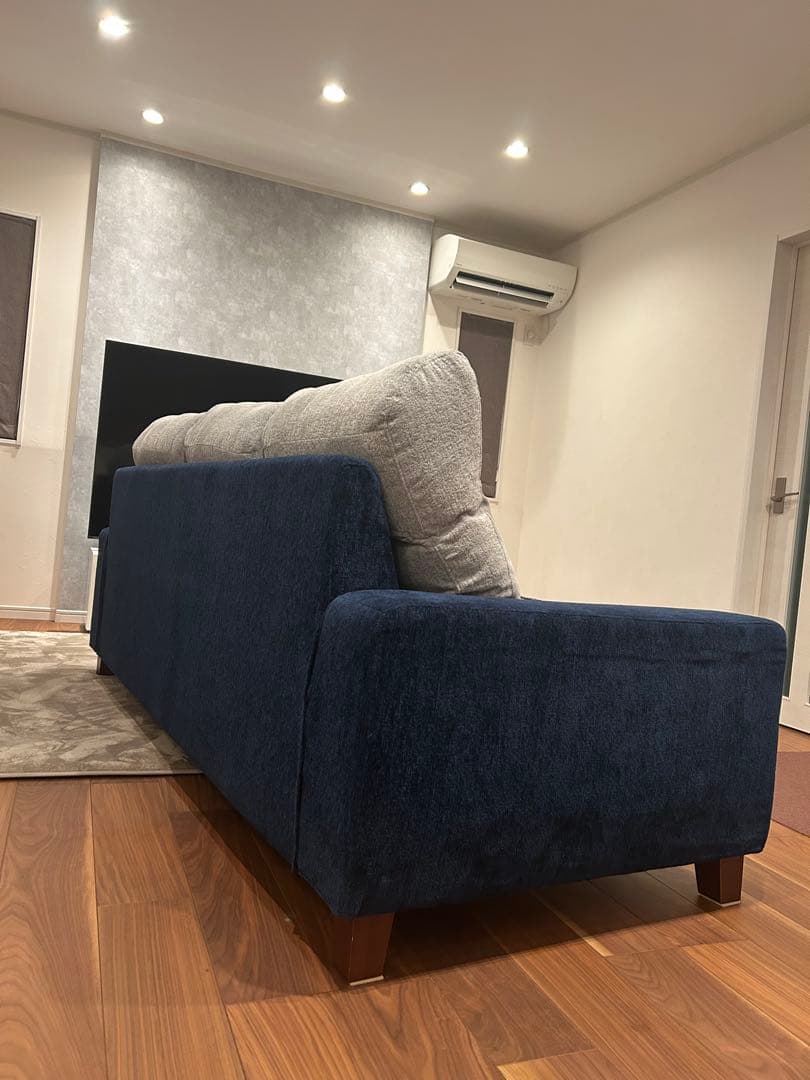 東京インテリア　3人掛けソファ