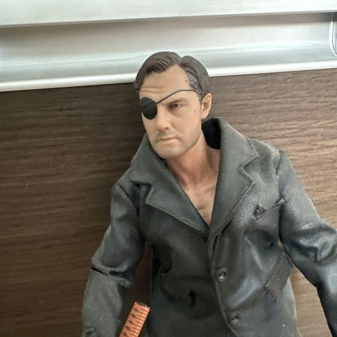 ウォーキングデッド　総督1/6フィギュア　ハーシェルの首レア所