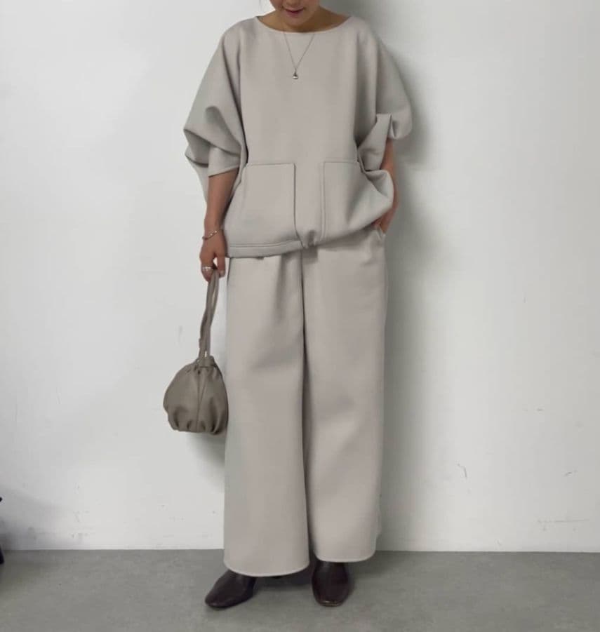 2.2万　今季新品　ビアズリー　リップルダンボール トップス　グレージュ