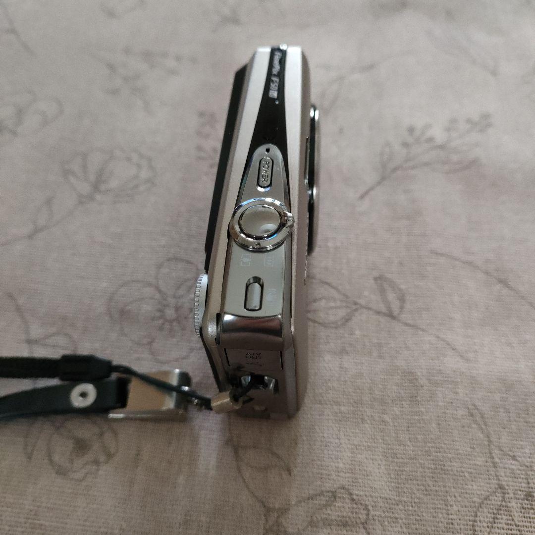 FUJIFILM FinePix F50fd シルバー