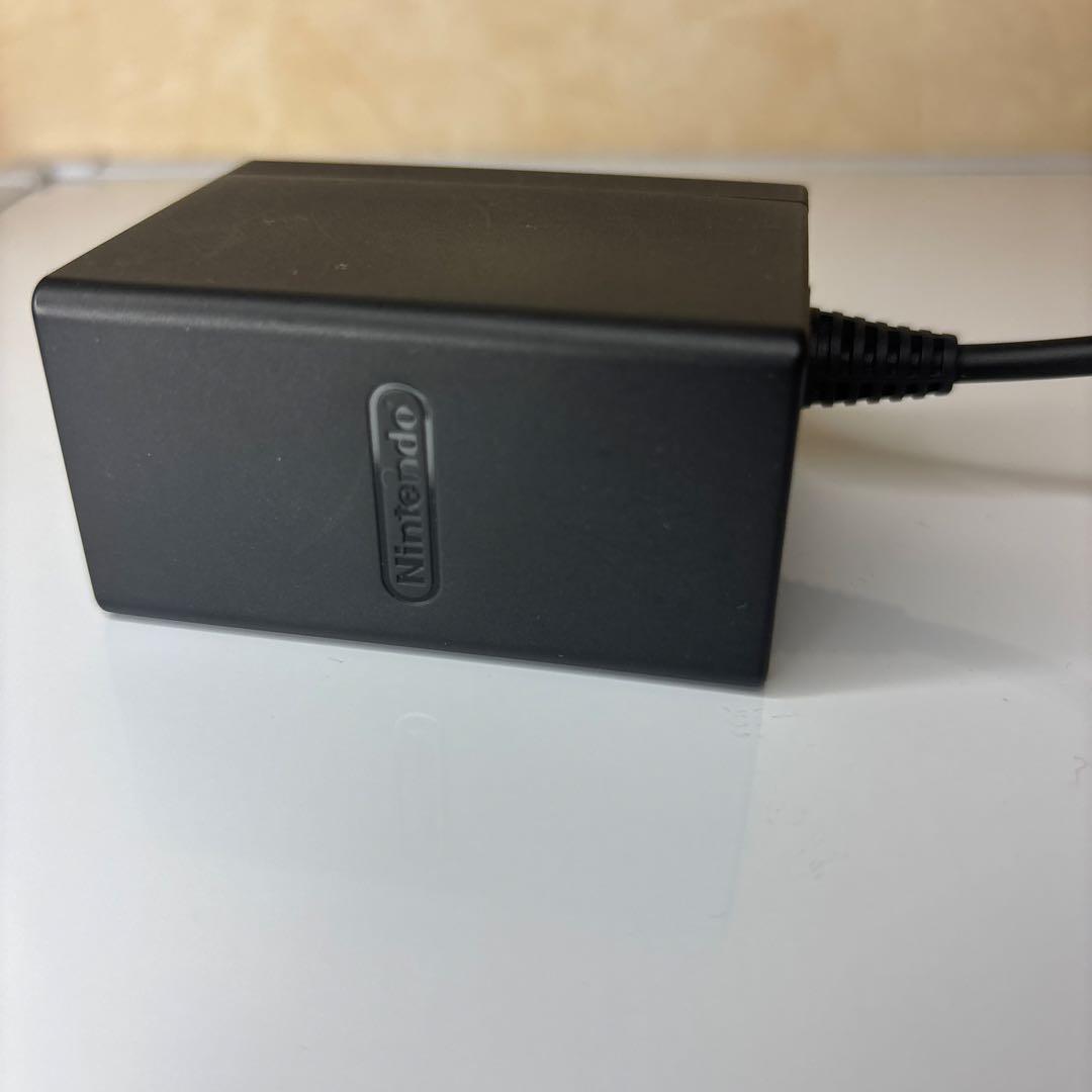 Switch right本体　グレー　充電器、ソフト、本体入れ物付き