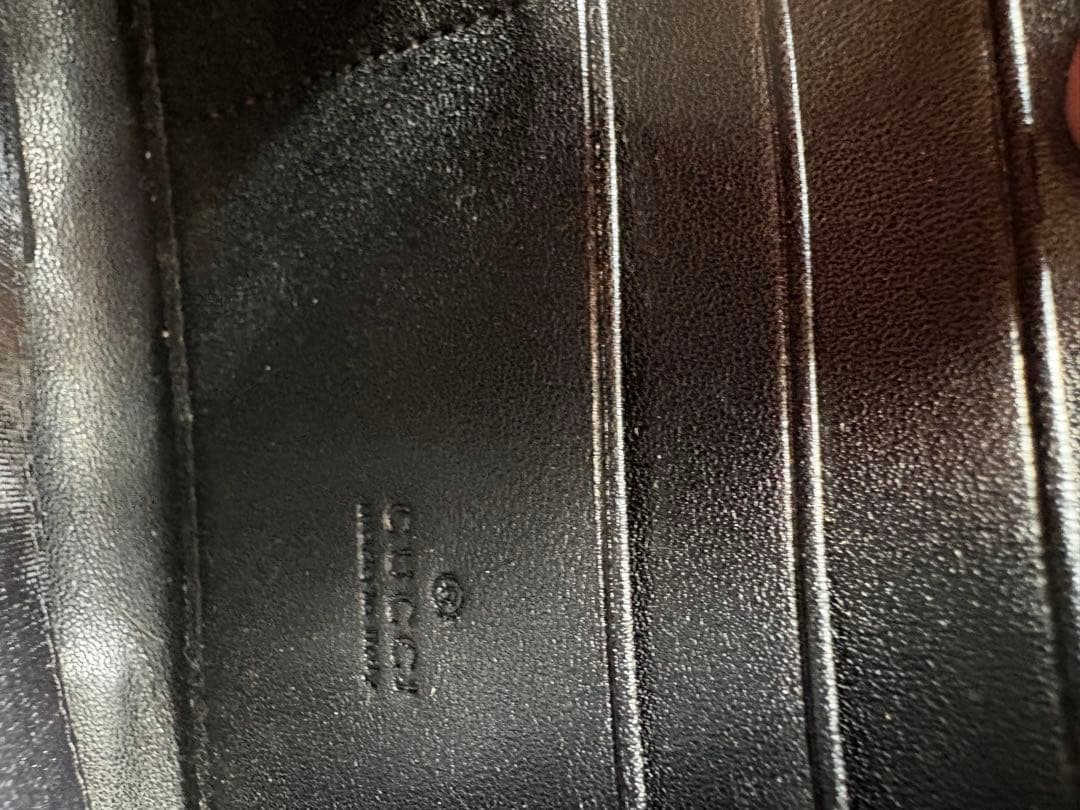 GUCCI ブラック チェブロンパターン 長財布