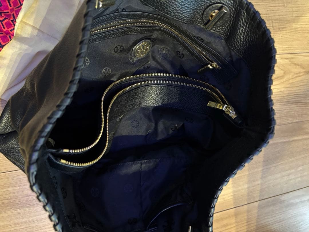 本日限定値下げ中です‼︎ 美品　トリーバーチ　レザーチェーンバック　ブラック