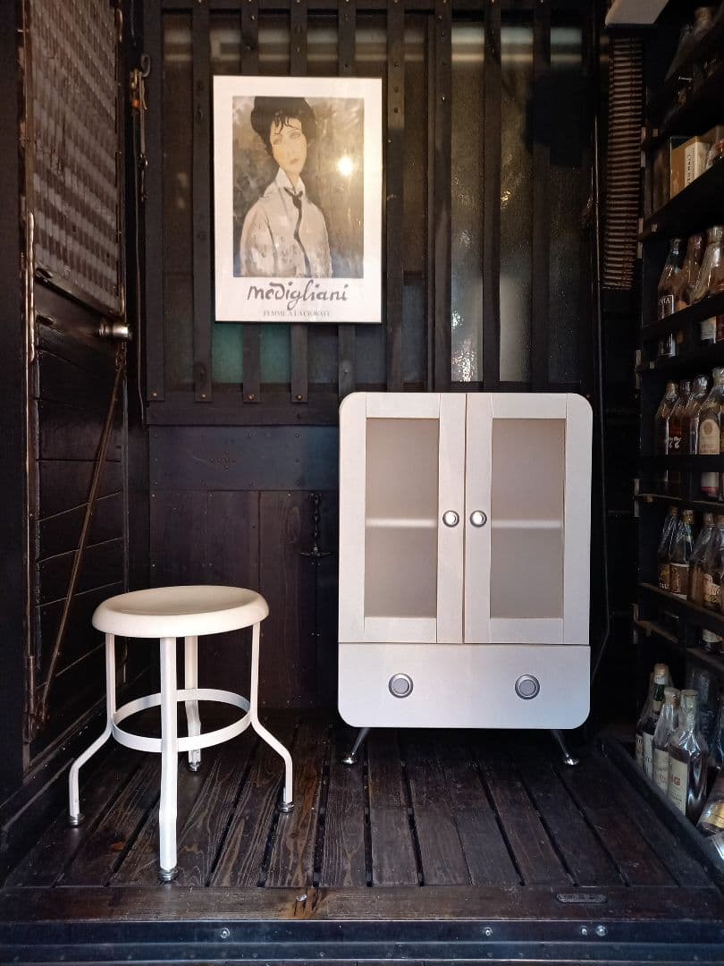 1990's　ポストモダン　スペースエイジ　インダストリアル　白　スツール