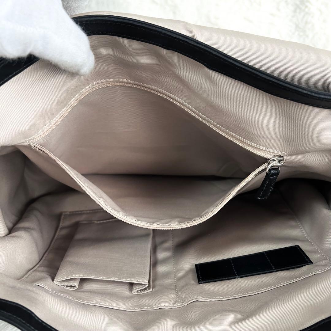 【TON】コーチ✨️美品　フラップ　メッセンジャーバッグ　Ａ４収納可　レザー