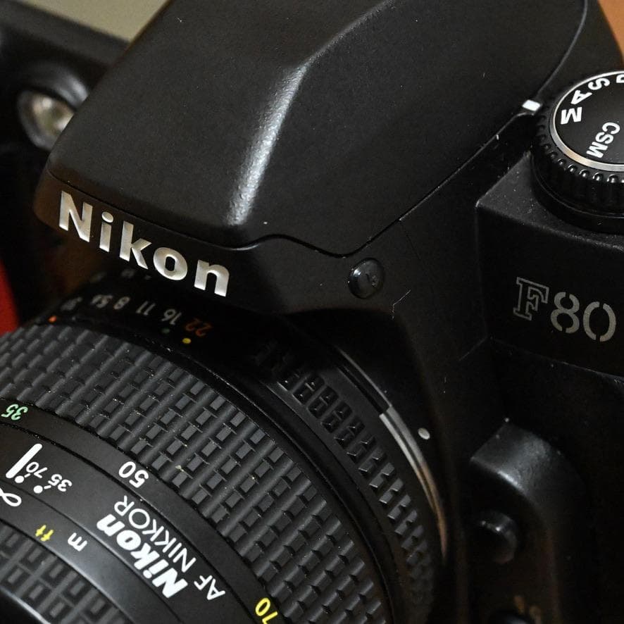【新生活応援値下げ！】Nikon F80D＋標準レンズ+ストラップ新品