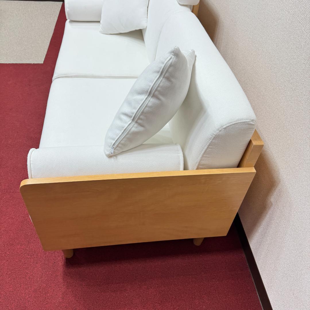 東京23区送料無料　美品2人掛けソファー　可愛い白！！