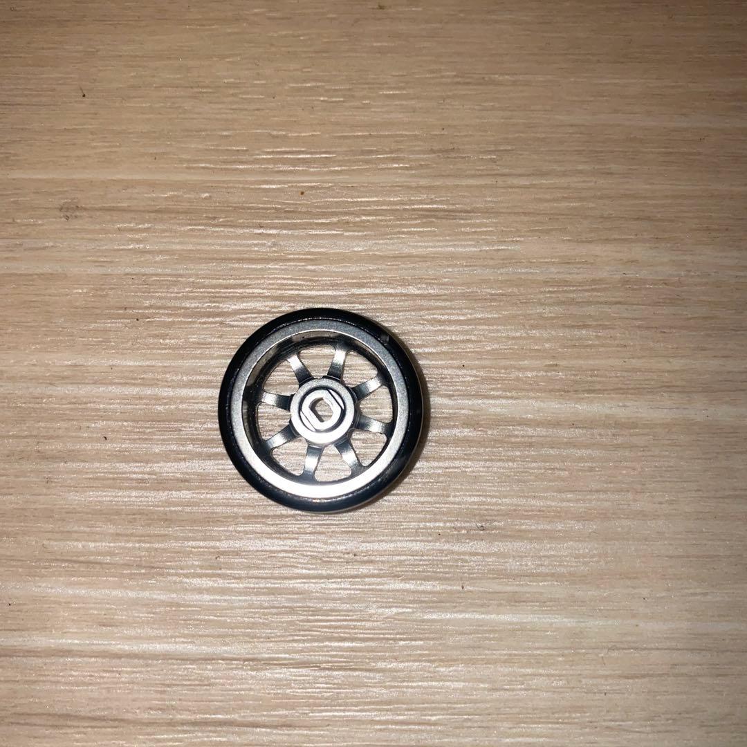 t*9様 超希少 廃盤？レア ミニッツAWD用アルミホイール新品ドリフトタイヤ付