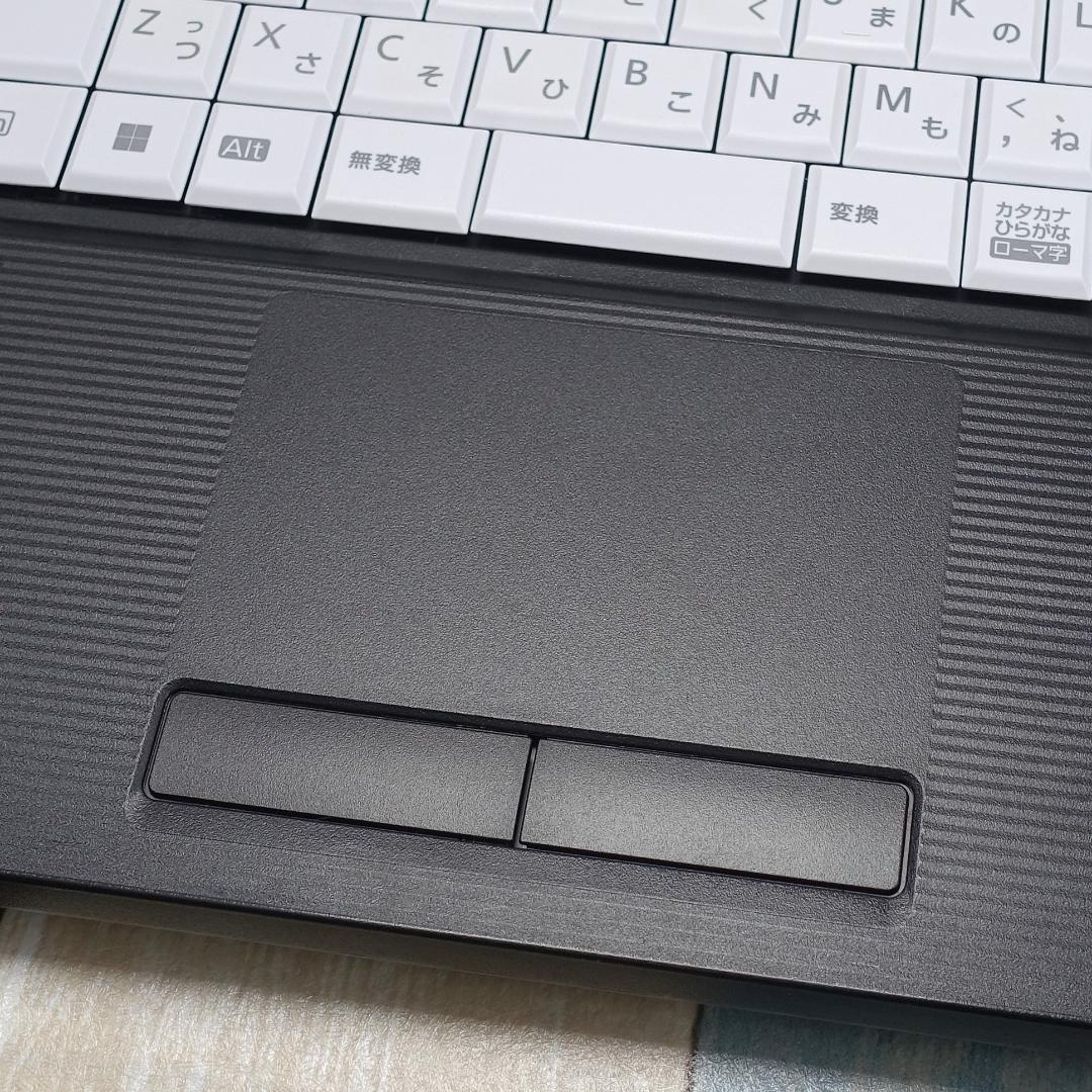 МＳオフィス付きで美品のほぼ現行モデル✨１２世代ｉ５に超高速ＳＳＤ＆大容量メモリ