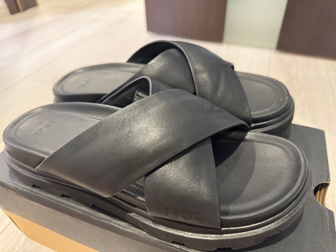 ★UGG★Capitola Cross Slide メンズ クロスサンダル