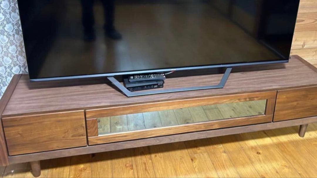 180サイズのウォールナットのテレビ台