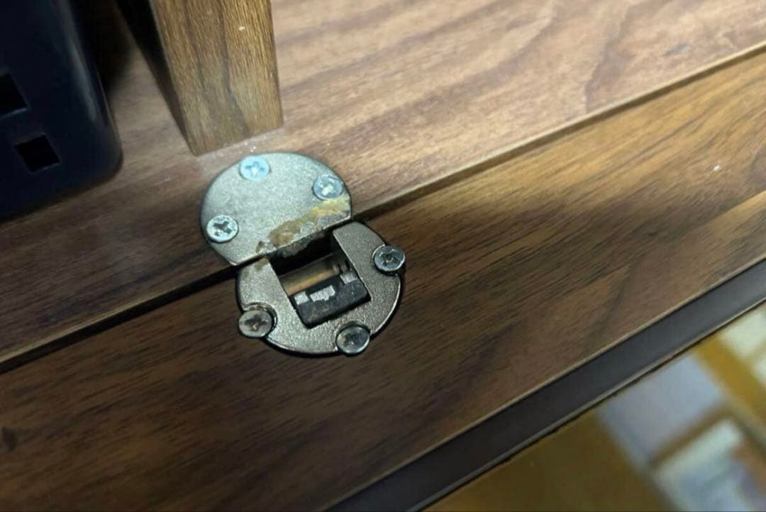 180サイズのウォールナットのテレビ台