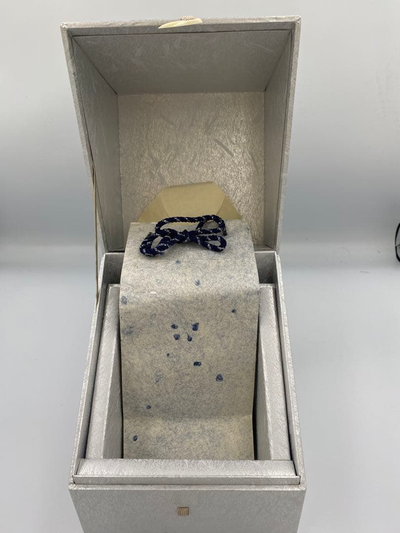 サントリー ボトルコレクション 染錦松竹梅寅文角型瓶 有田焼 空瓶