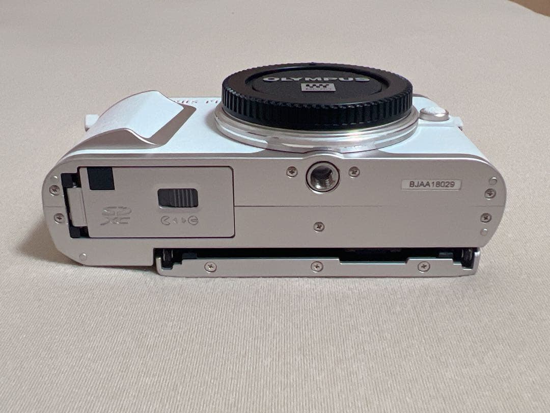 OLYMPUS PEN E-PL10 ホワイト