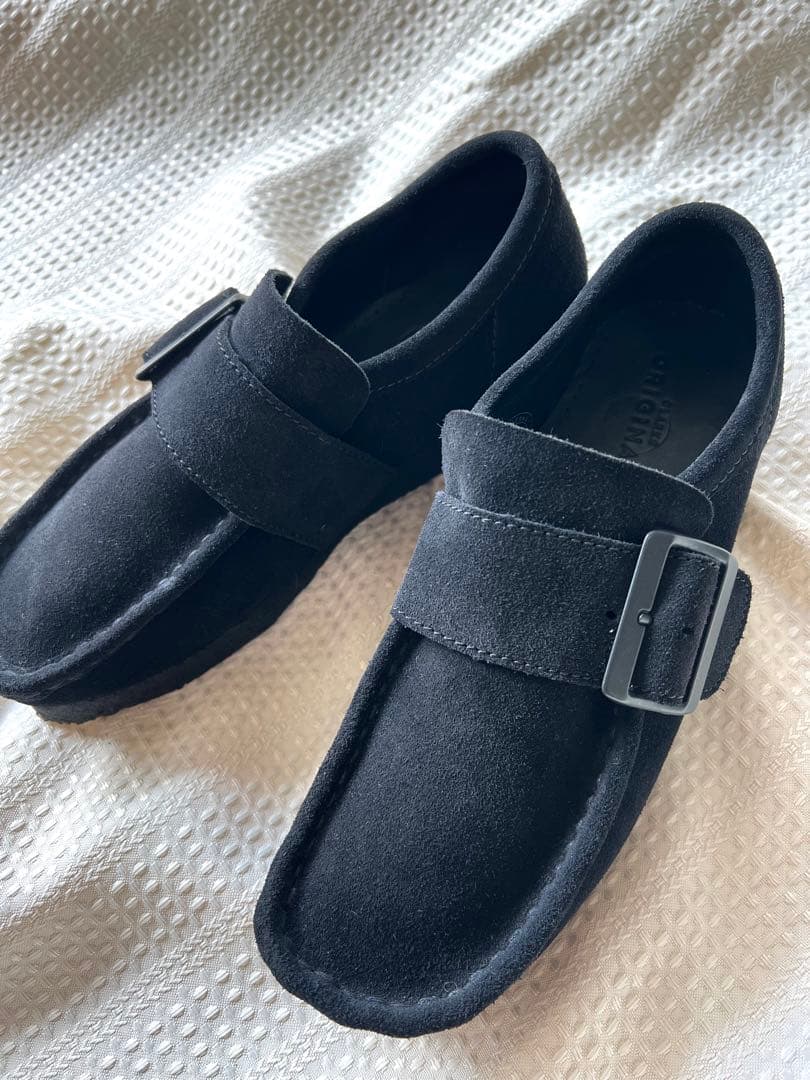 バックル付き黒モカシン
