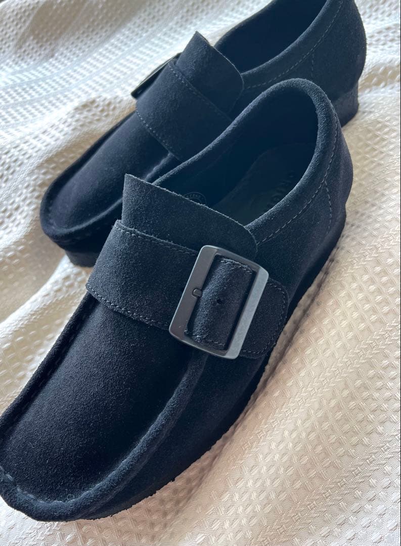 バックル付き黒モカシン