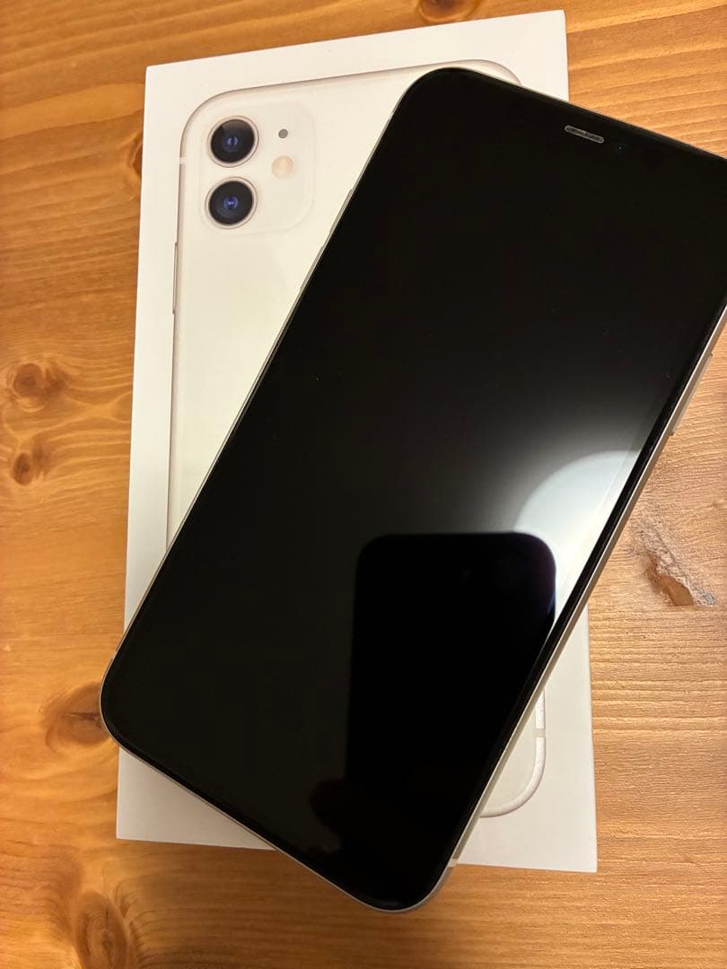 美品 iPhone 11 64GB