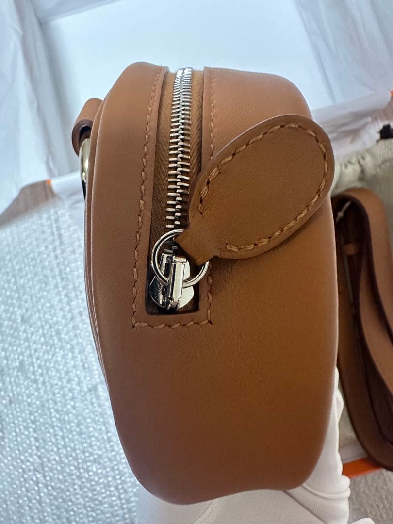 新品　W刻印　HERMES エルメス インザループ ボディバッグ ヴォースイフト