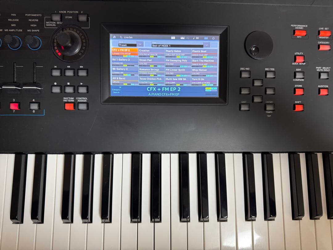 Yamaha MODX8 88鍵シンセサイザー