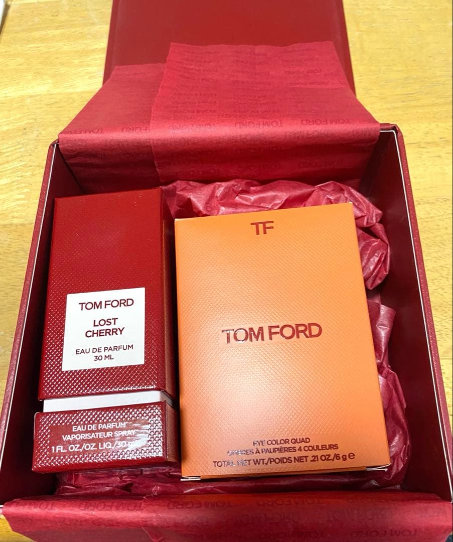 TOM FORD ハート型ギフトボックス
