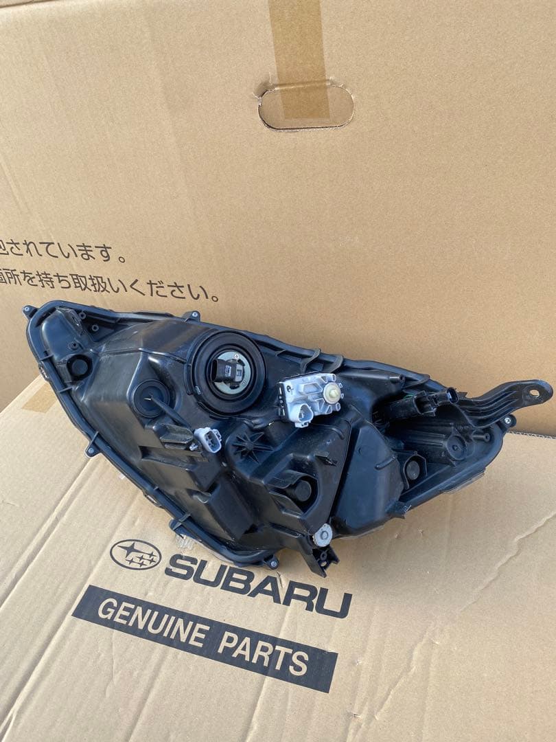 トヨタアクアNH10前期LED純正ヘッドライト右