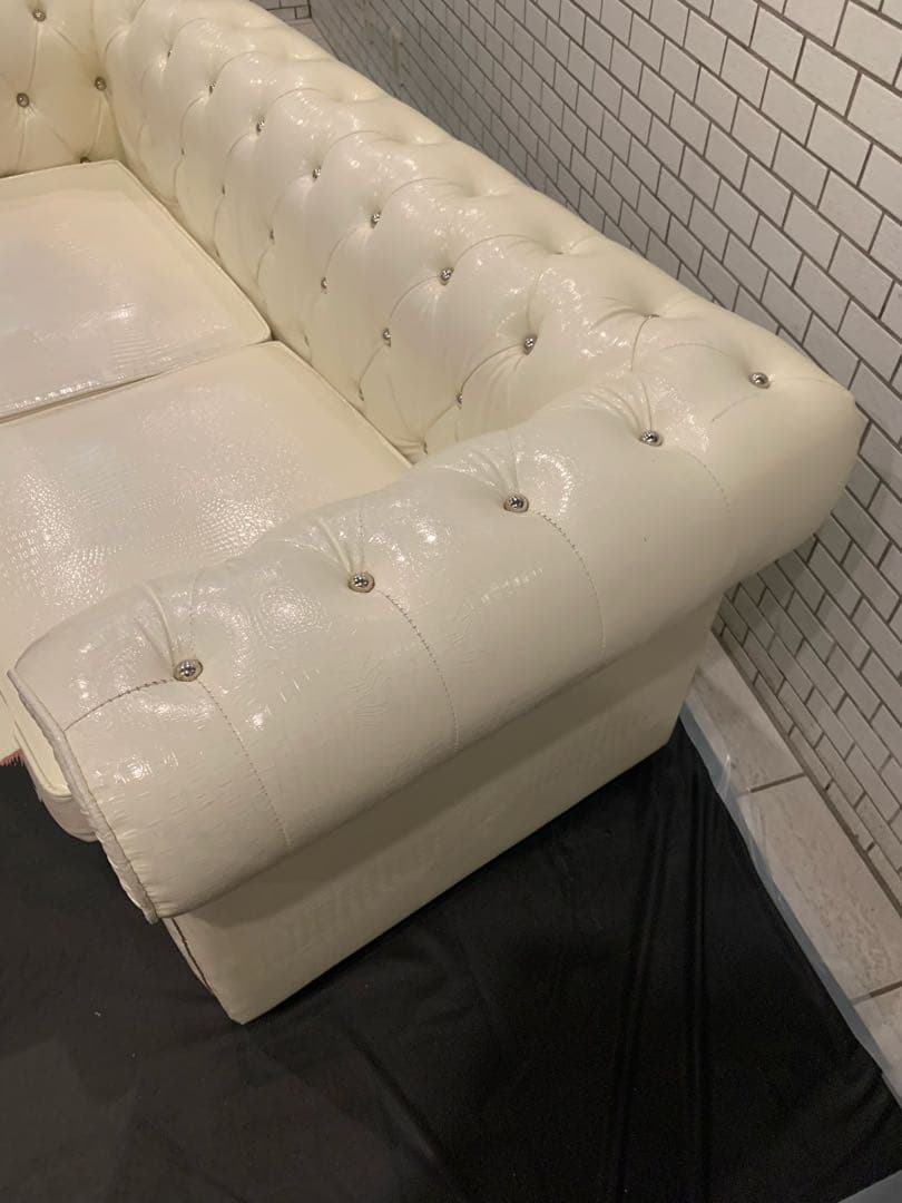 神奈川東京圏送料設置無料／チェスターフィールドラブソファ 2人掛け 幅180cm