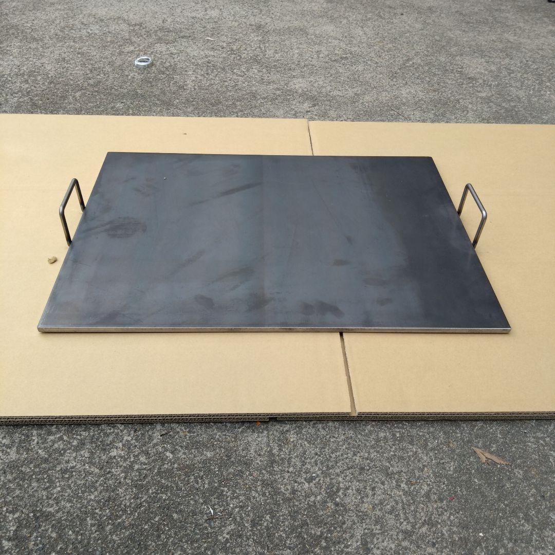 鉄板　持ち手付き　６００mm✕４５０mm　キャンプ　お好み焼きそば　学園文化祭