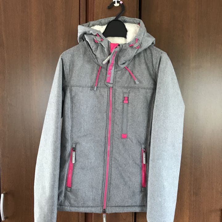 「極度乾燥しなさい」のアウター　とにかく暖かい！です