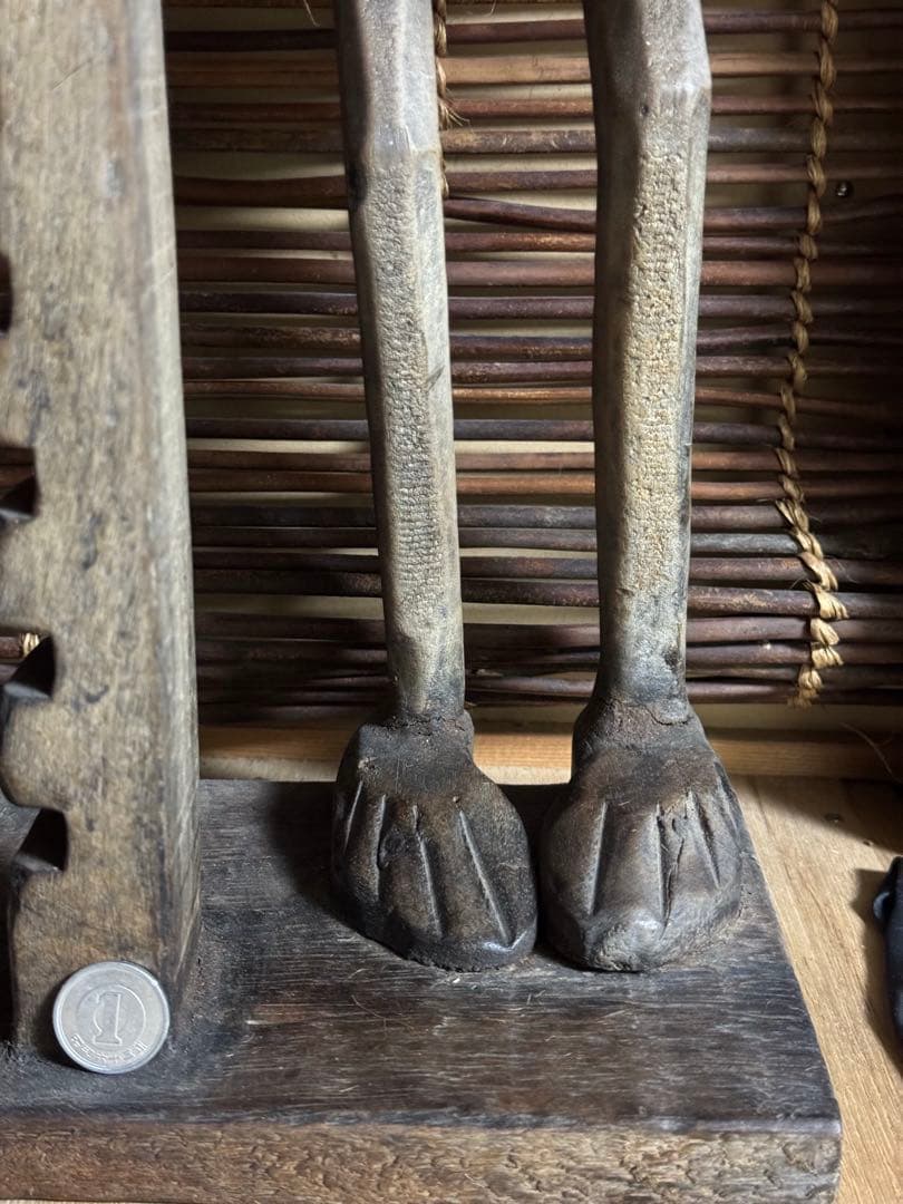 木製彫刻スタンド CDラック