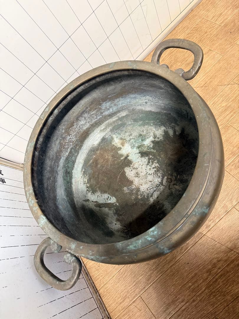 火鉢　手あぶり　真鍮製　山水　当時物　アンティーク　骨董　錆あり