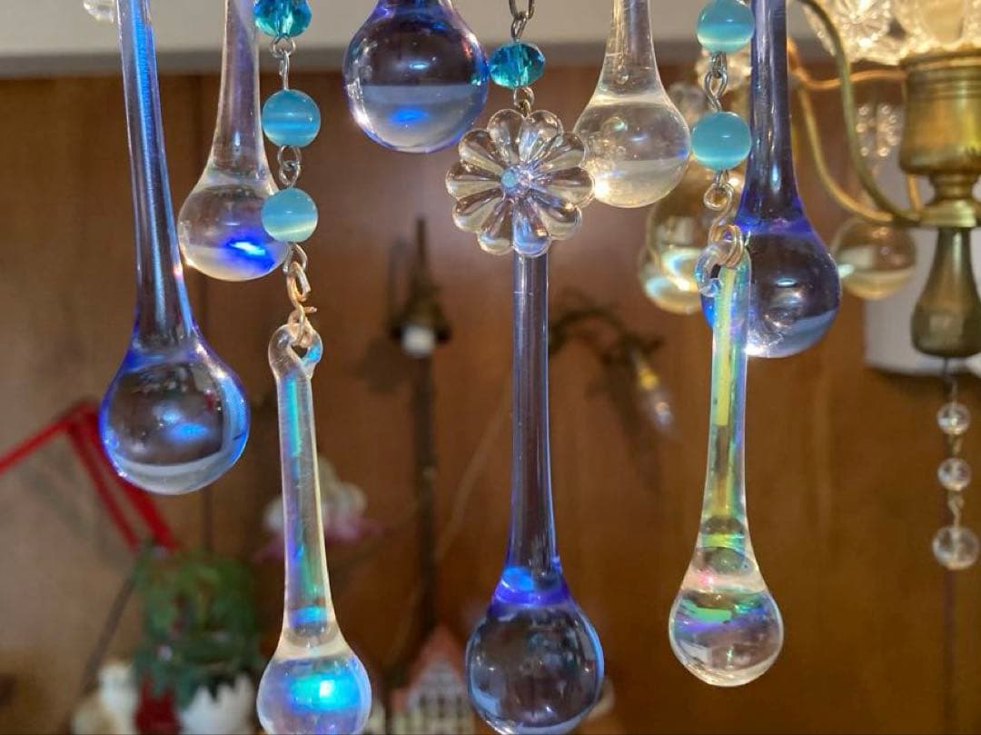 シャンデリア　1920年　フランス（青と虹）アンティーク　オパールセント