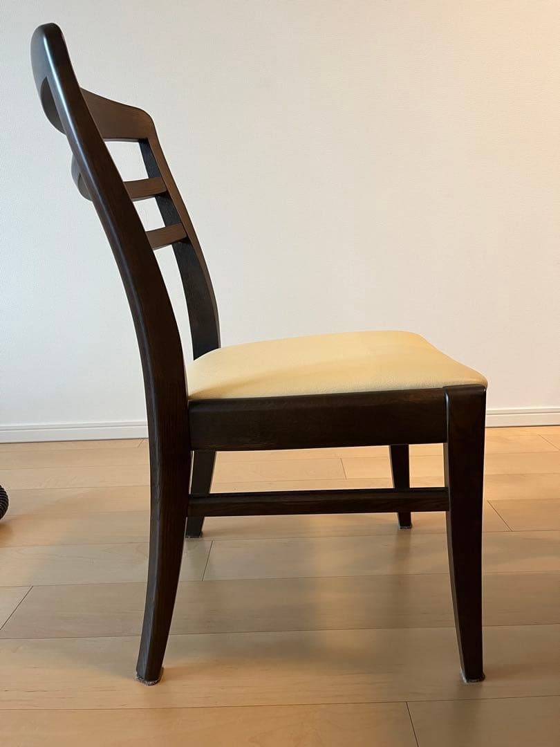 ibata ダイニングチェア　6脚あります　定価29925円