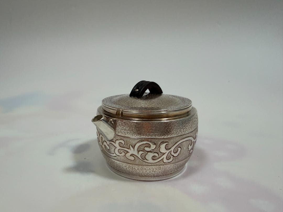 純銀製 唐草模様 急須 銀瓶 煎茶道具