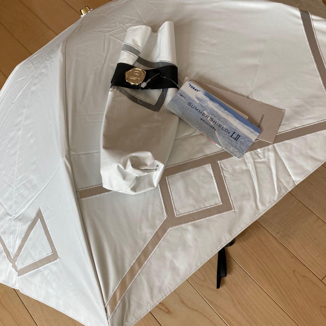 ビューランス　オーガンジーモチーフ晴雨兼用日傘　ホワイト